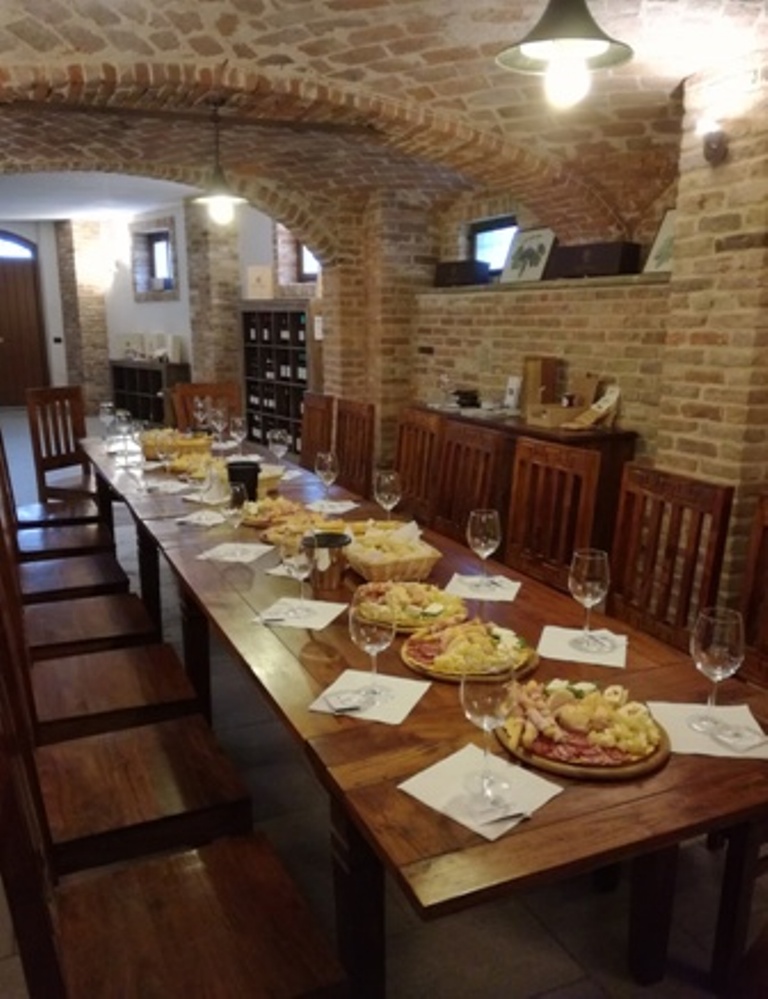 Poderi Moretti sala degustazione IMG 20190518 115806 Copia